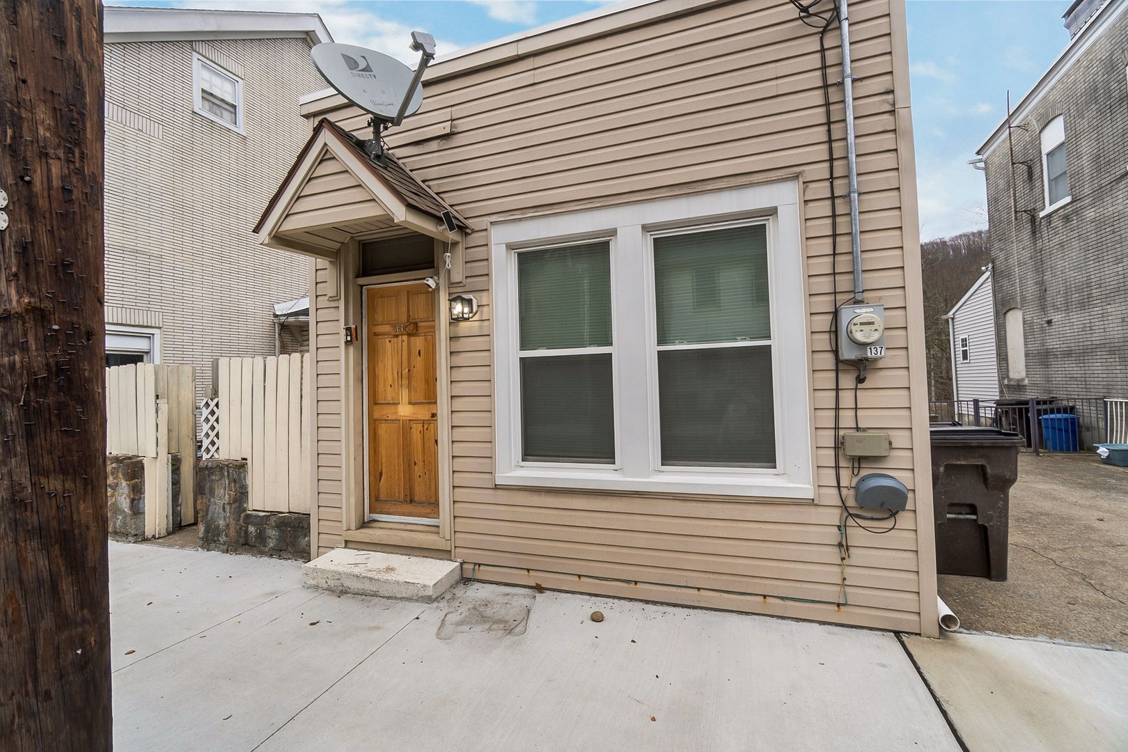 Freemansburg Apartment: 137-139 Main St