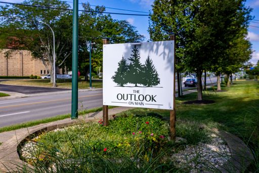 Back to School Special! 1/2 off 1st Month's Rent through Labor Day! – photo 1
