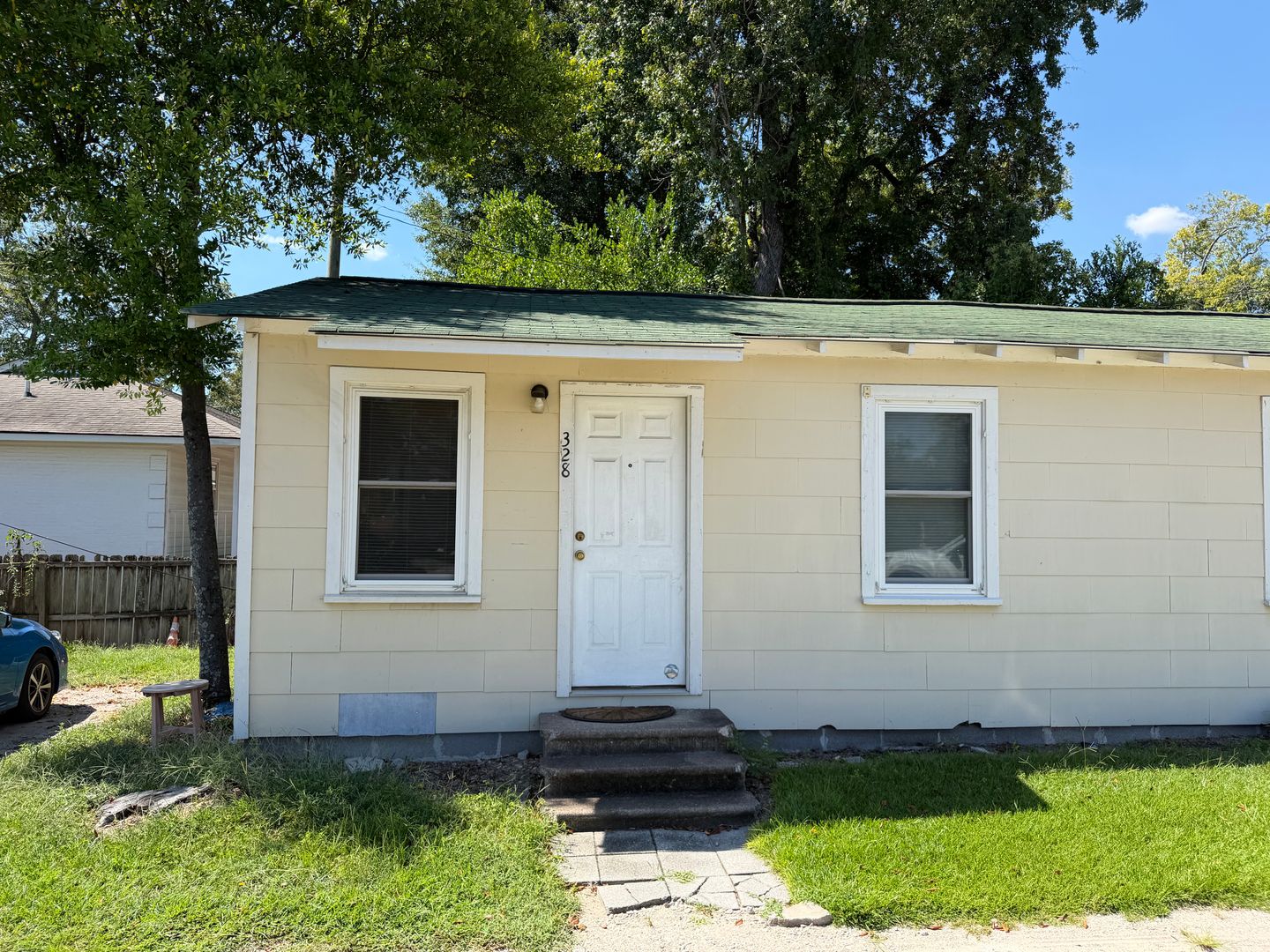 Auburn House: 328 E. Glenn Ave.