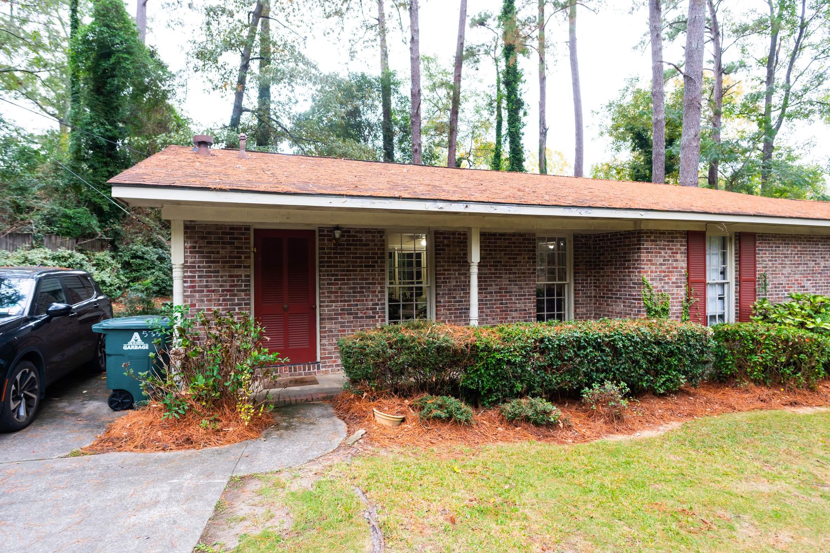 Auburn House: 535 Godfrey Lane