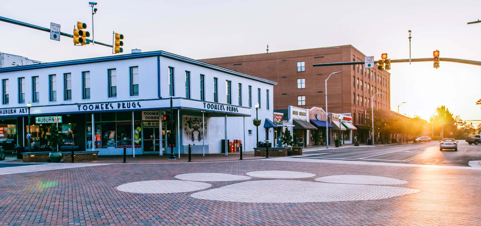 Auburn Apartment: 103 E. Magnolia Ave.