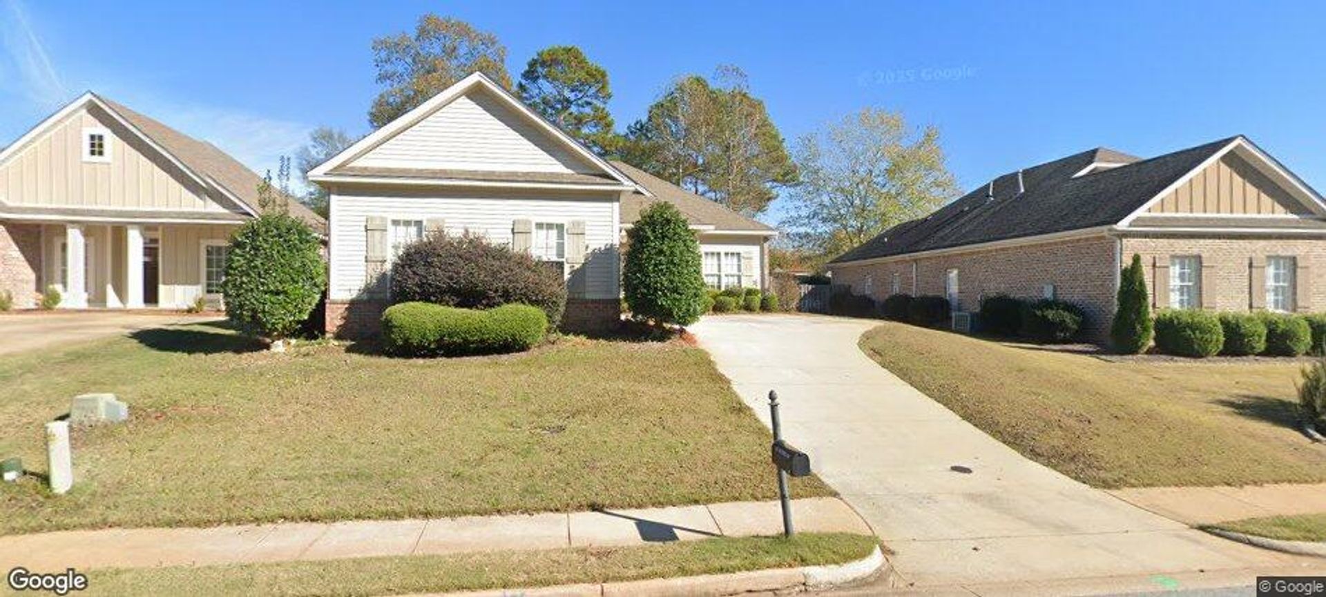 Auburn House: 617 Carpenter Way