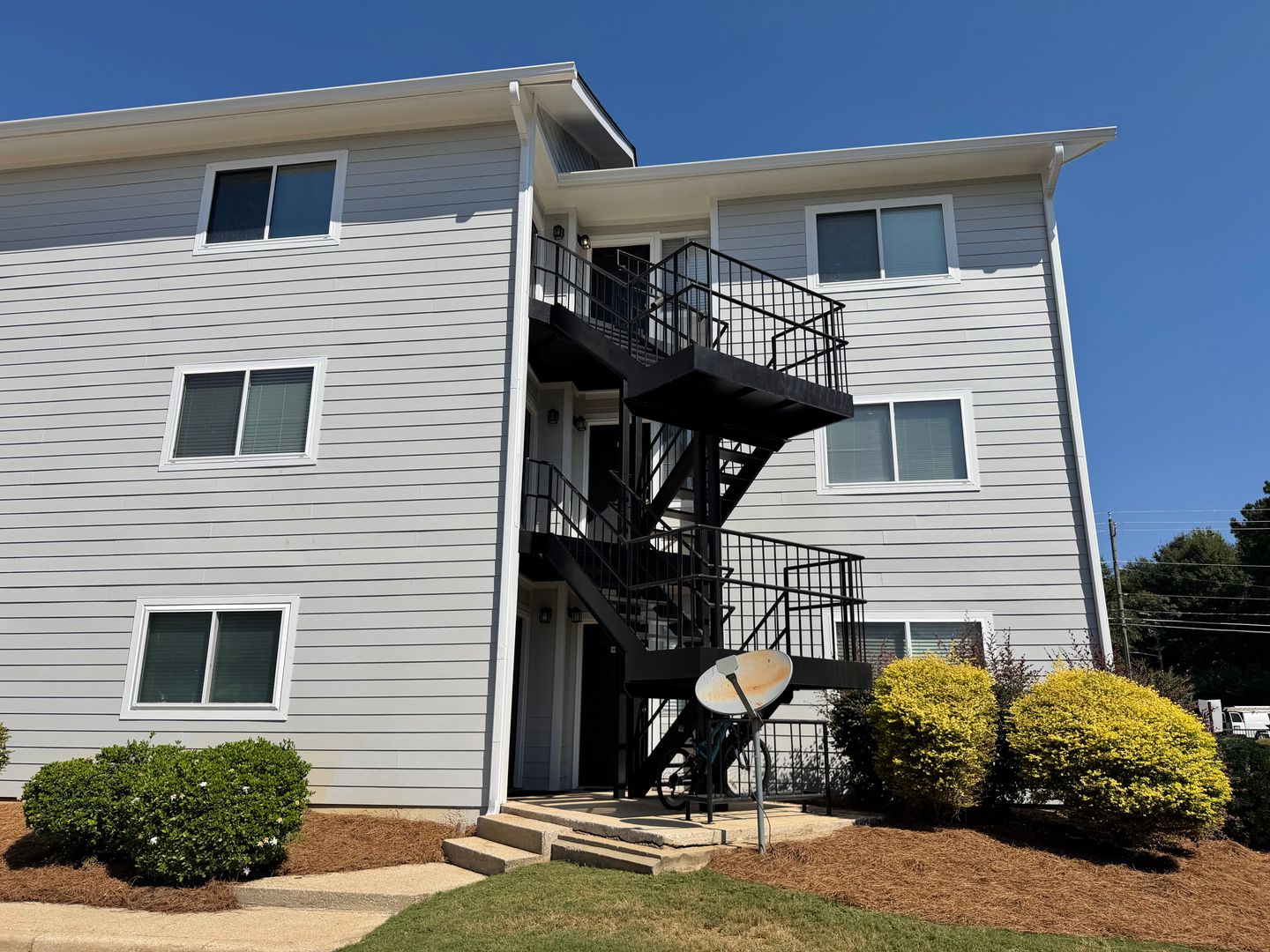 Auburn House: 555 W. Glenn Ave., Unit A-204