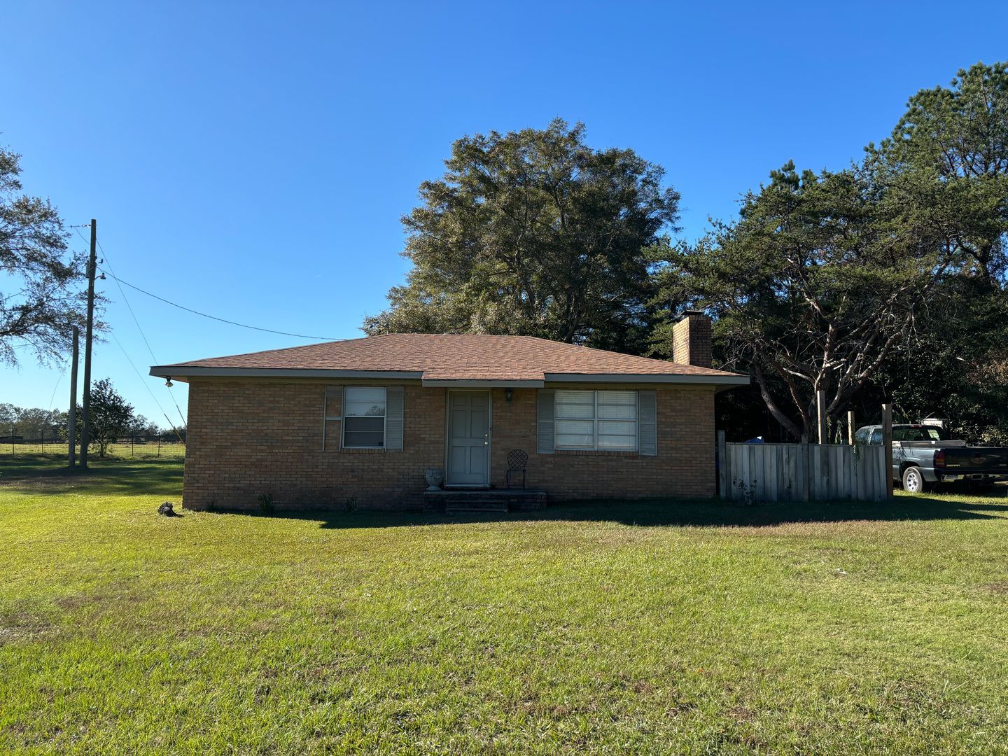 Auburn House: 137 Lee Road 670