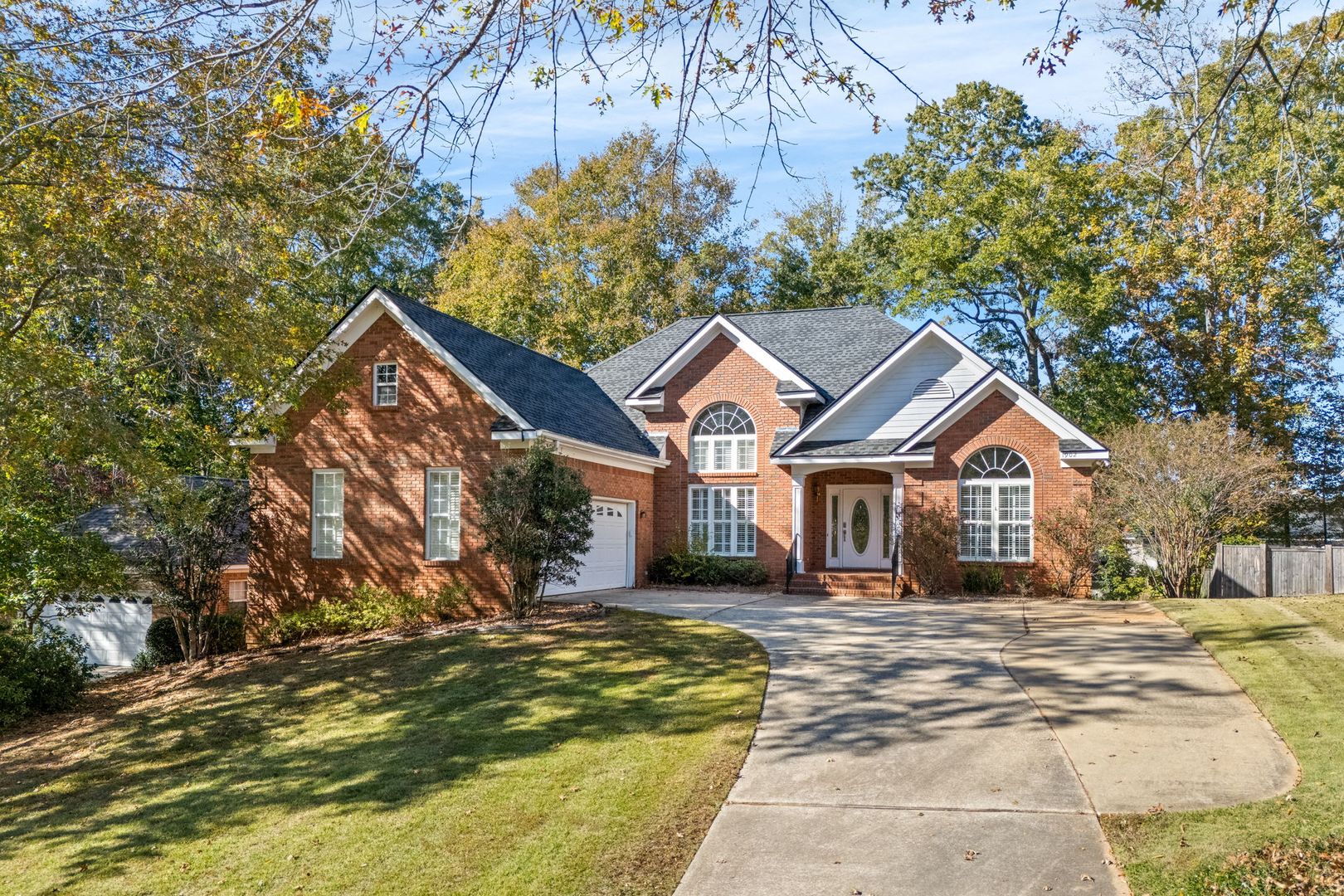 Auburn House: 1902 Hillbrook Circle