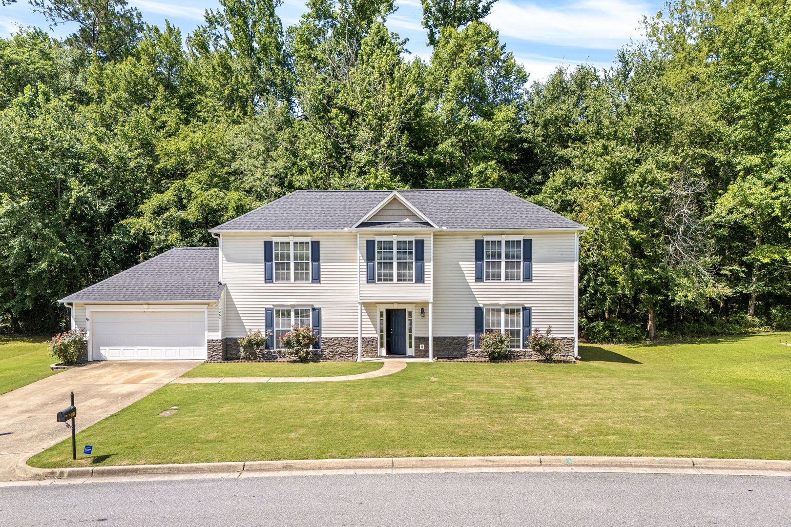 Auburn House: 4264 Live Oak Drive