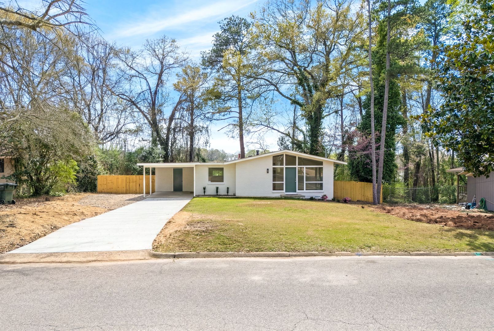 Auburn House: 720 Harper Avenue