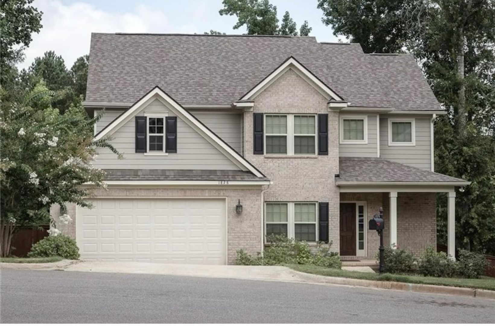Auburn House: 1828 Seagrave Court