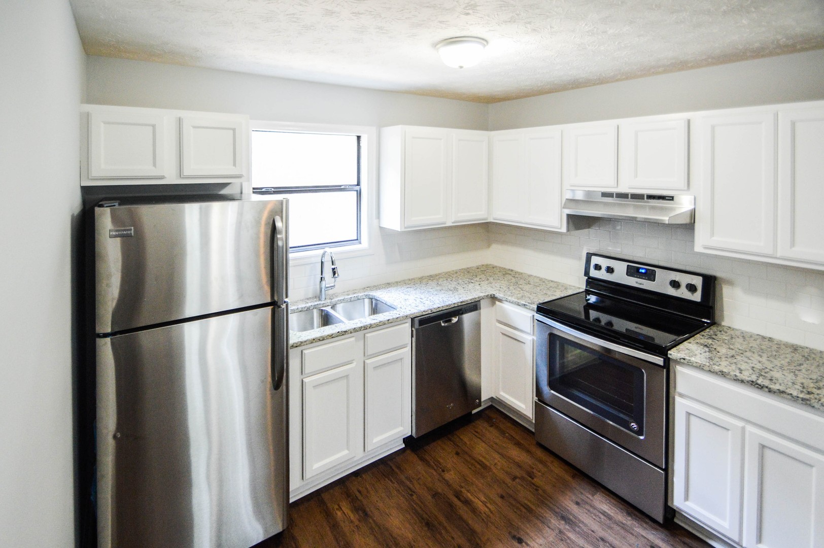 Auburn Apartment: 125 N. Donahue Dr.