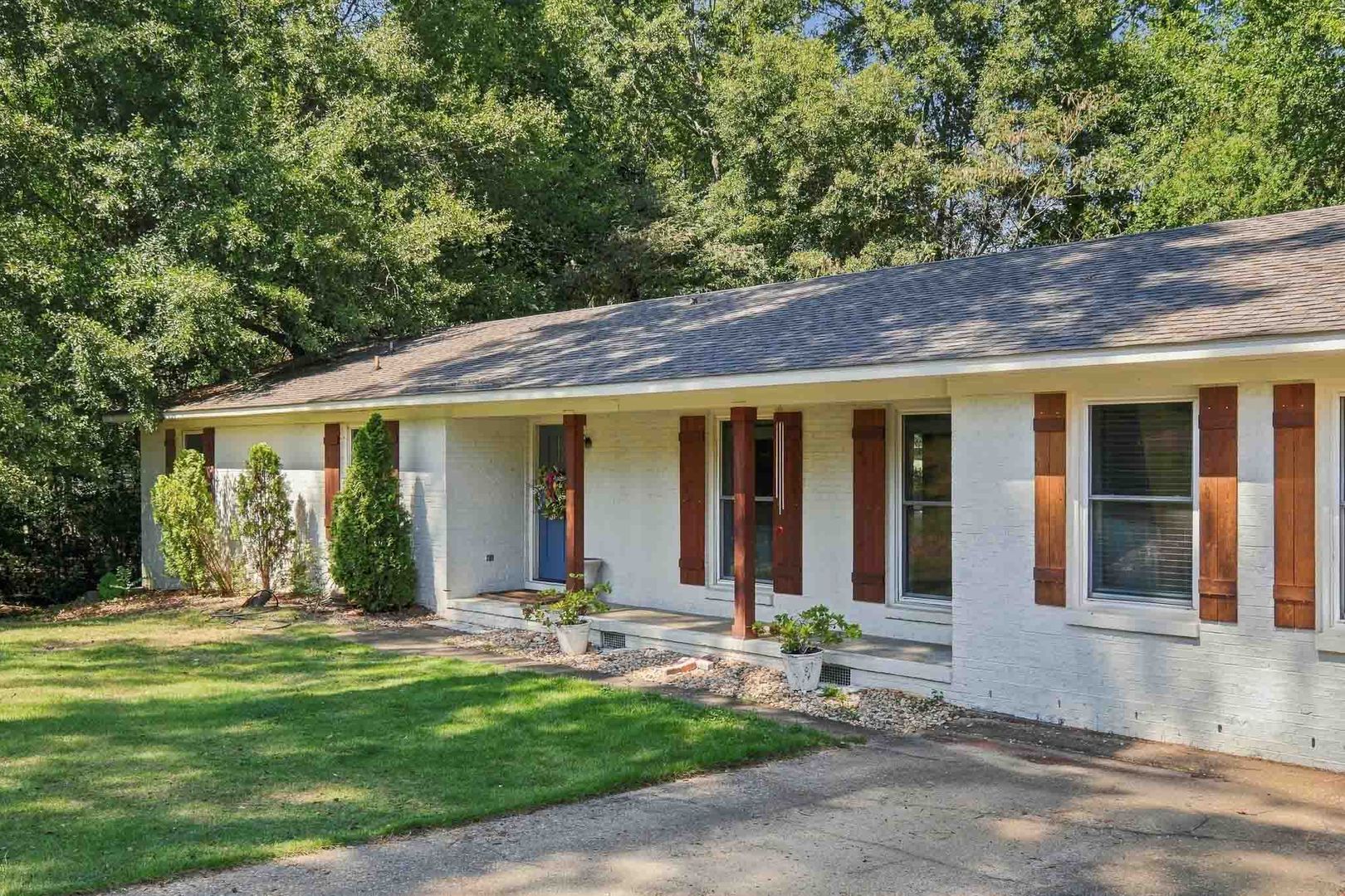 Auburn House: 239 Denson Drive
