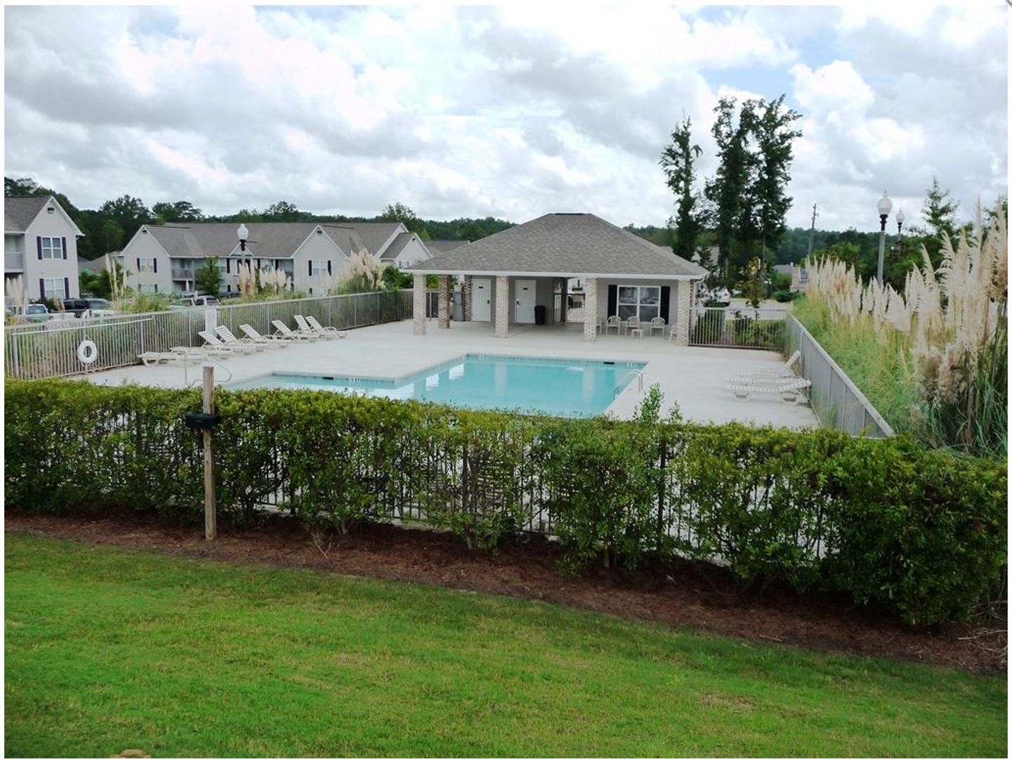 Auburn House: 1385 S. Donahue Drive, Unit 5-102