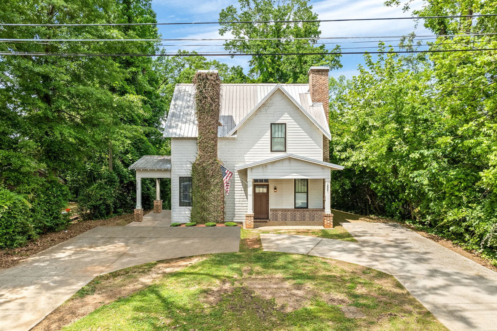 Auburn House: 219 N. Debardeleben St.