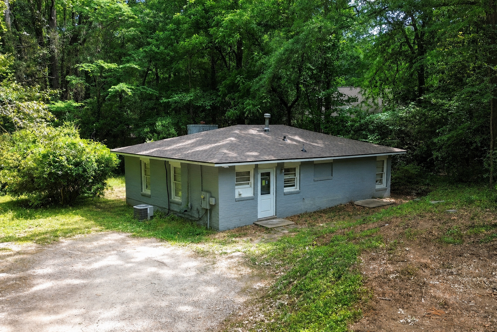 Auburn House: 1315 Azalea Drive