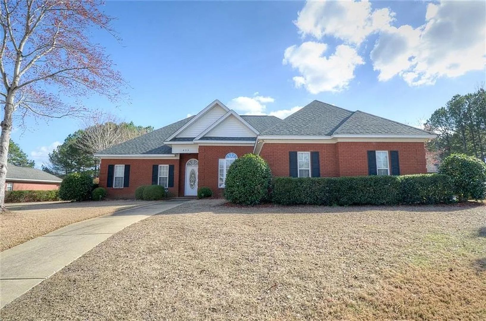 Auburn House: 655 Belmonte Drive