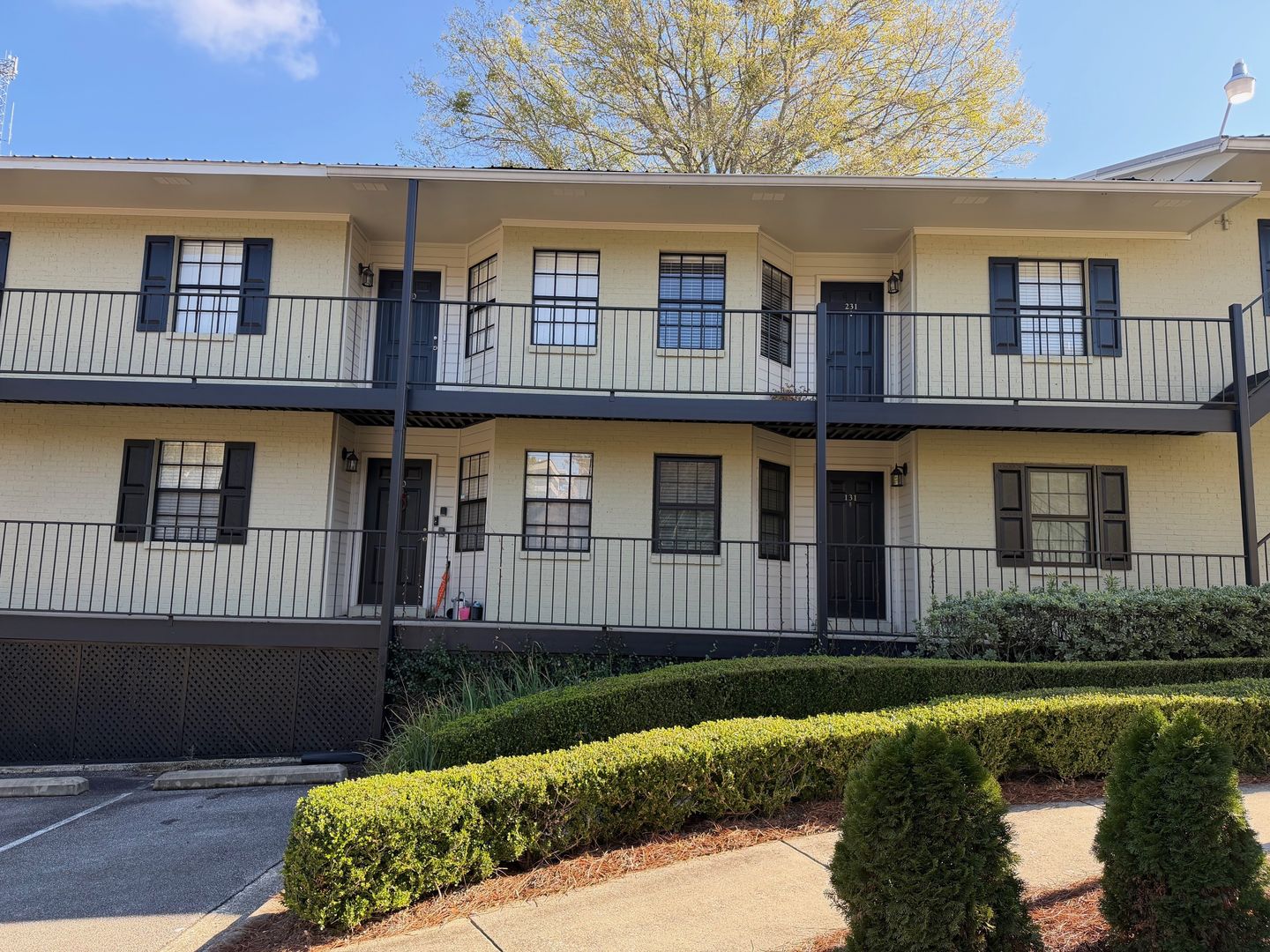 Auburn Condo: 315 E. Magnolia, #231