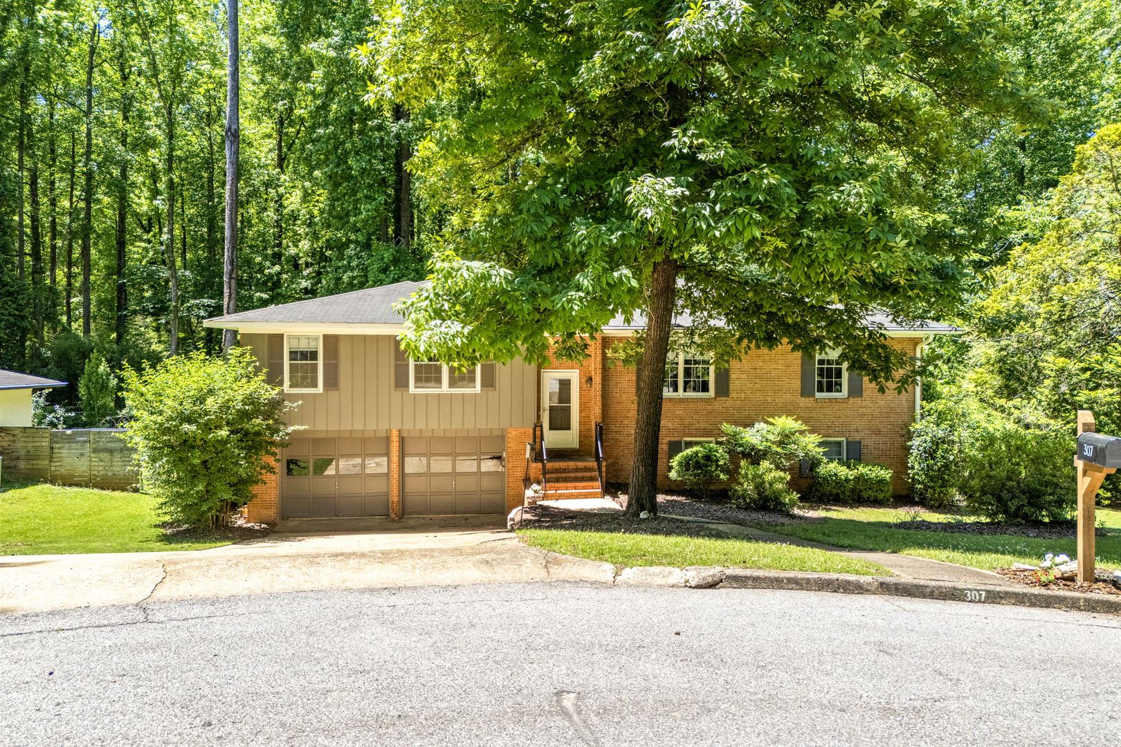 Auburn House: 307 Lancaster Avenue