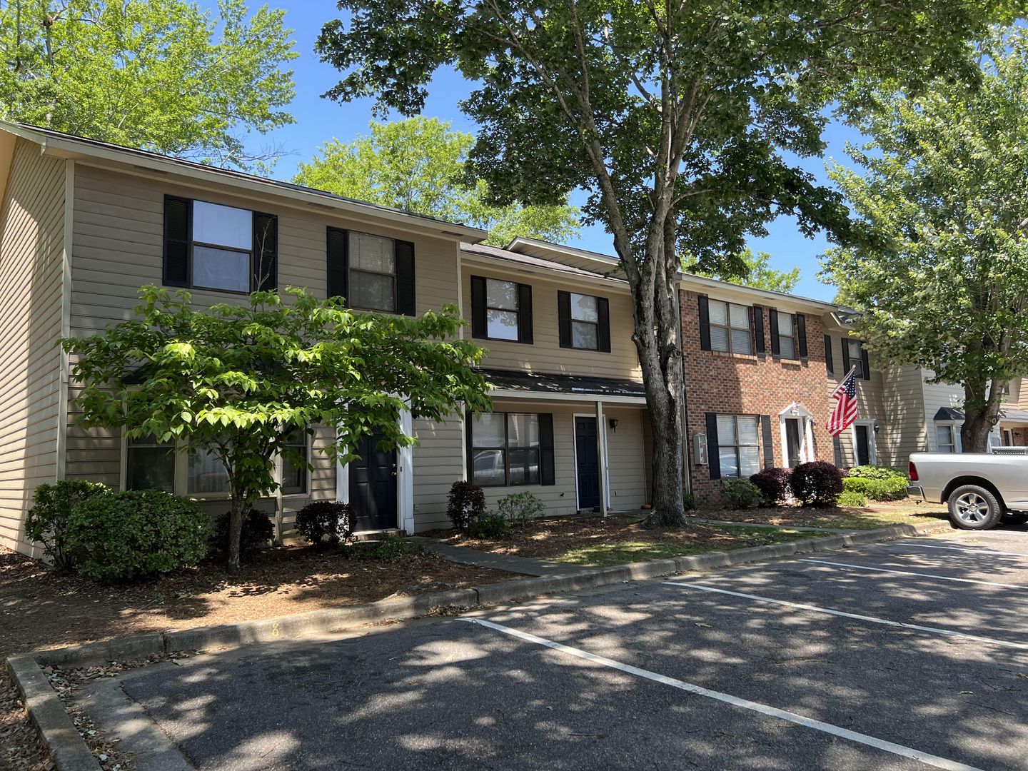 Auburn Condo: 435 Harper Avenue #6