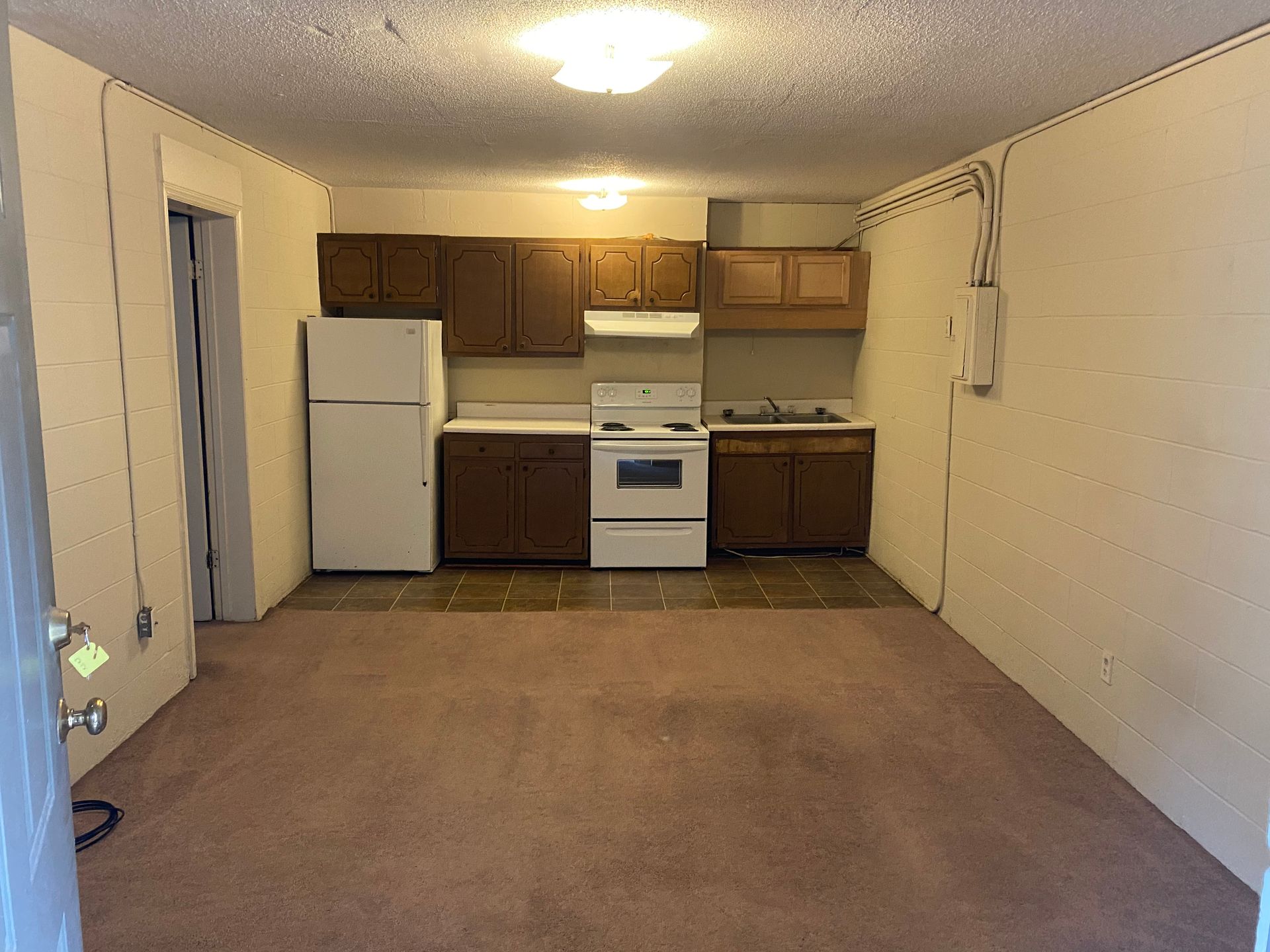 Auburn Apartment: 333 E. Magnolia Ave.