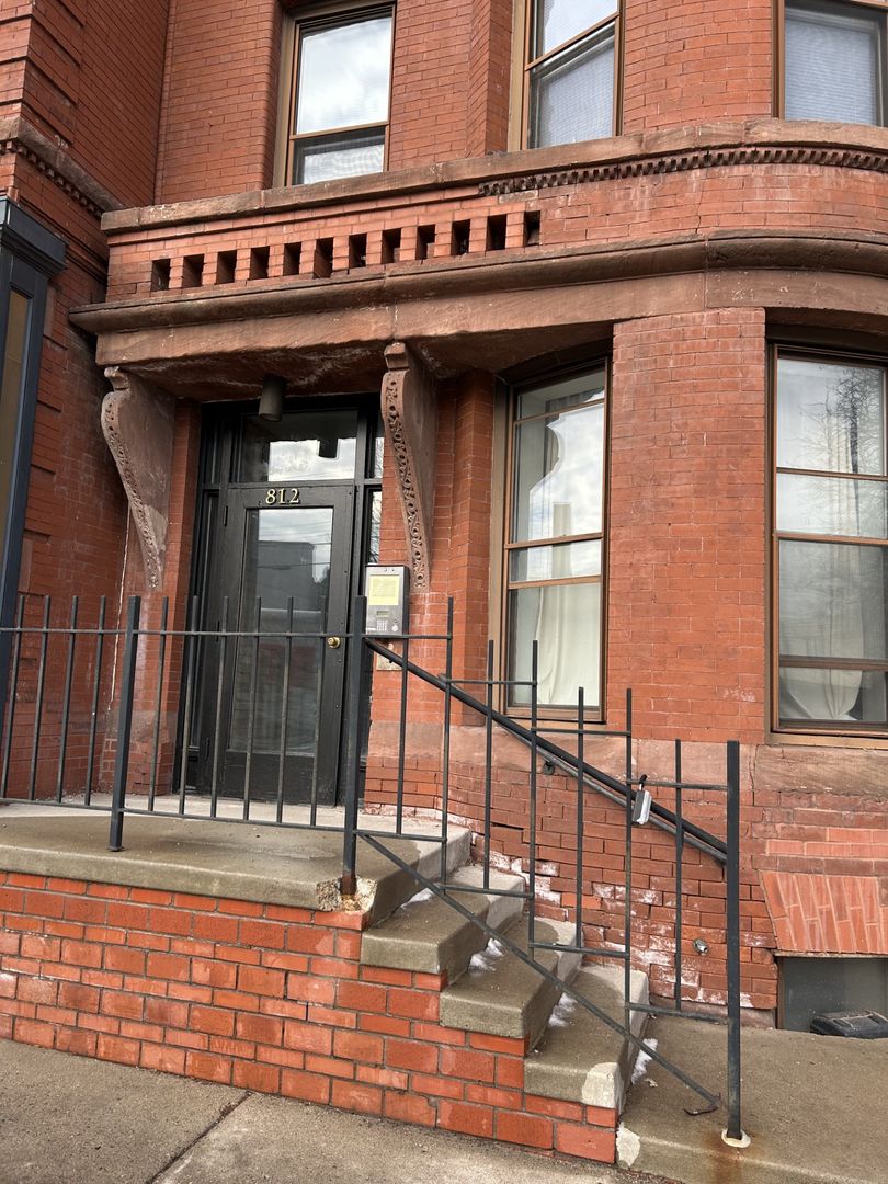 Minneapolis Apartment: 826 10th St S