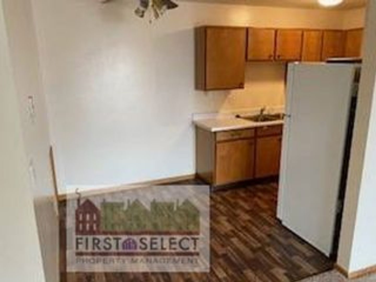Morris Apartment: 704 Imperial Dr