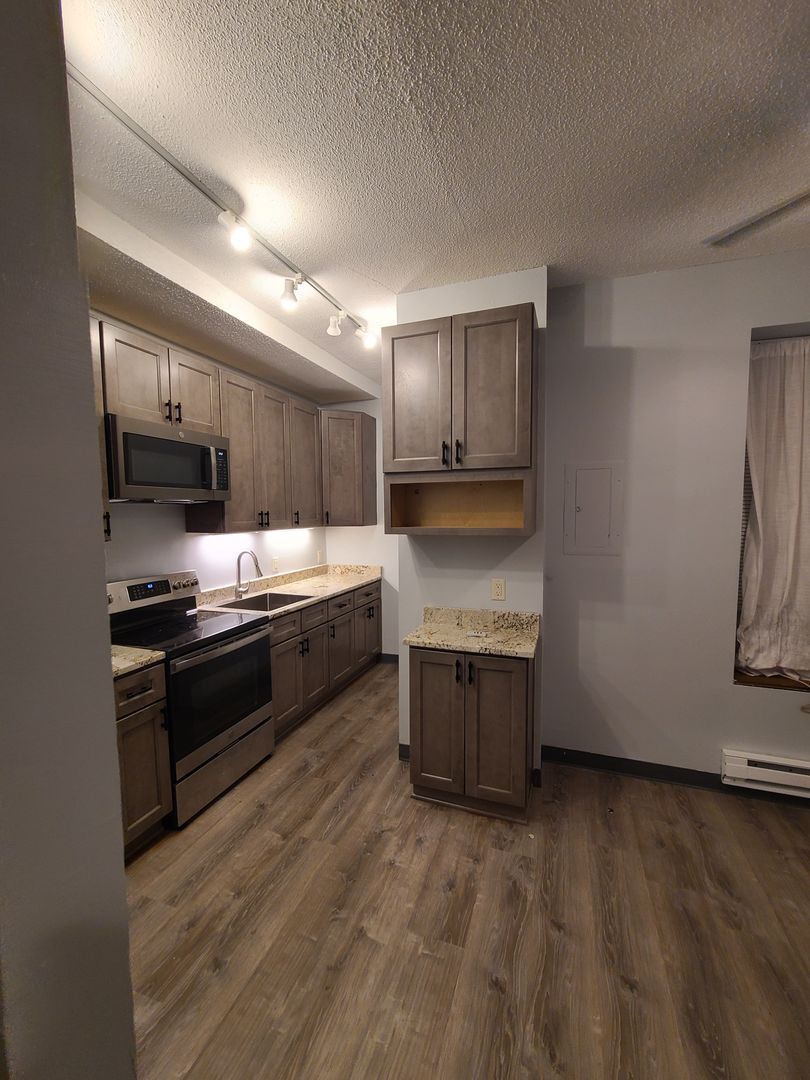 Minneapolis Apartment: 826 10th St S