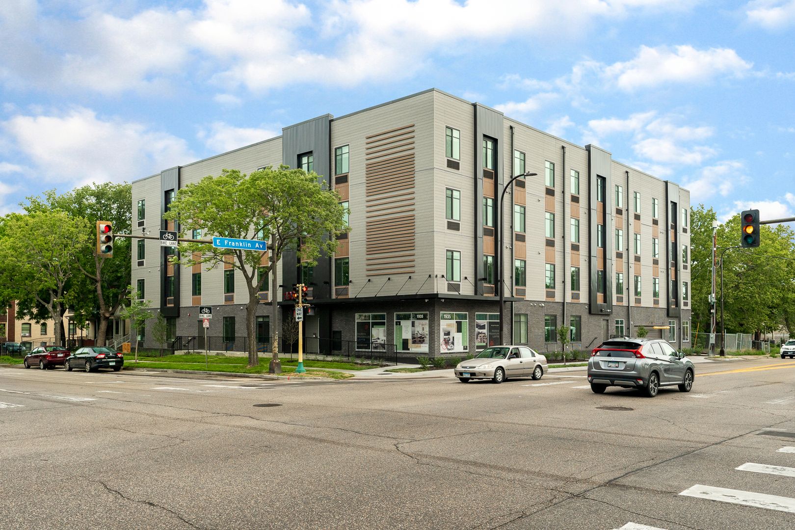 Minneapolis Apartment: 1935 Park Ave