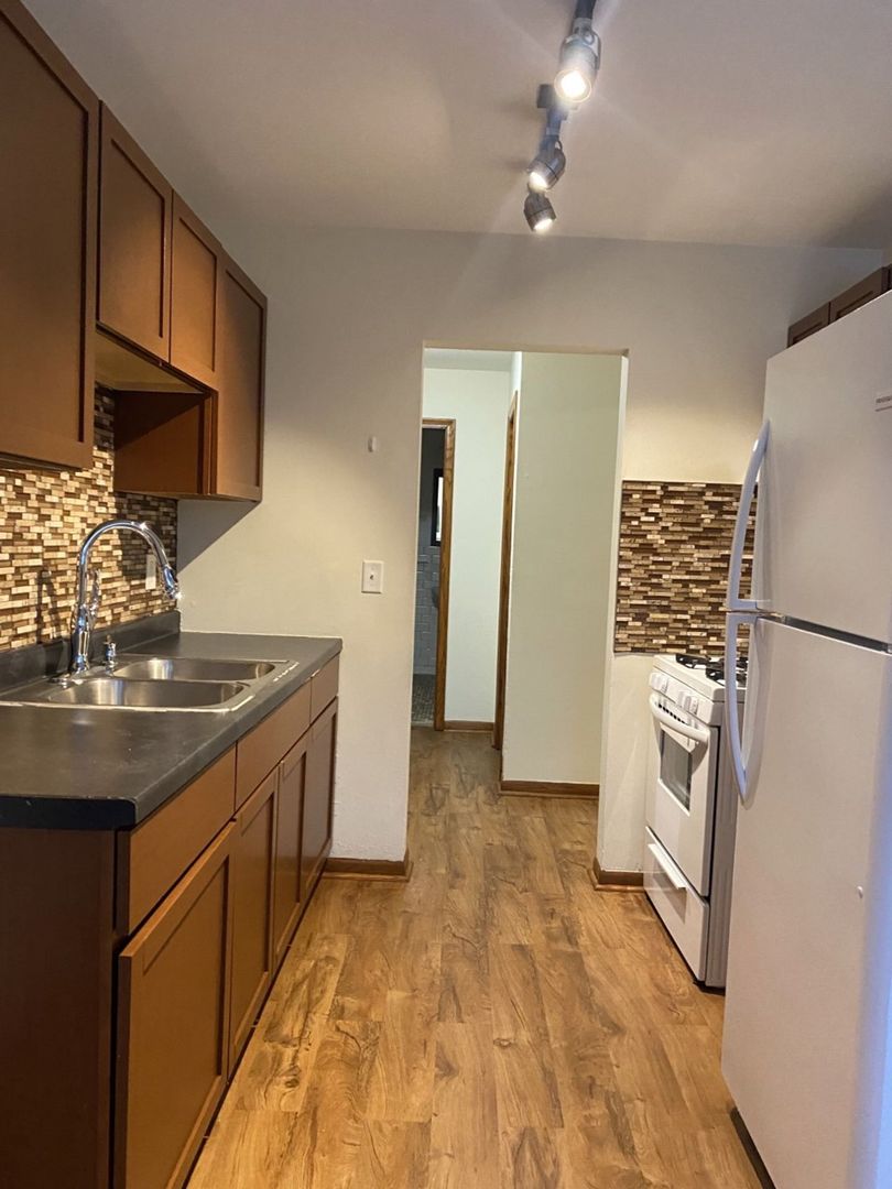 Minneapolis Apartment: 3215 21st Ave S