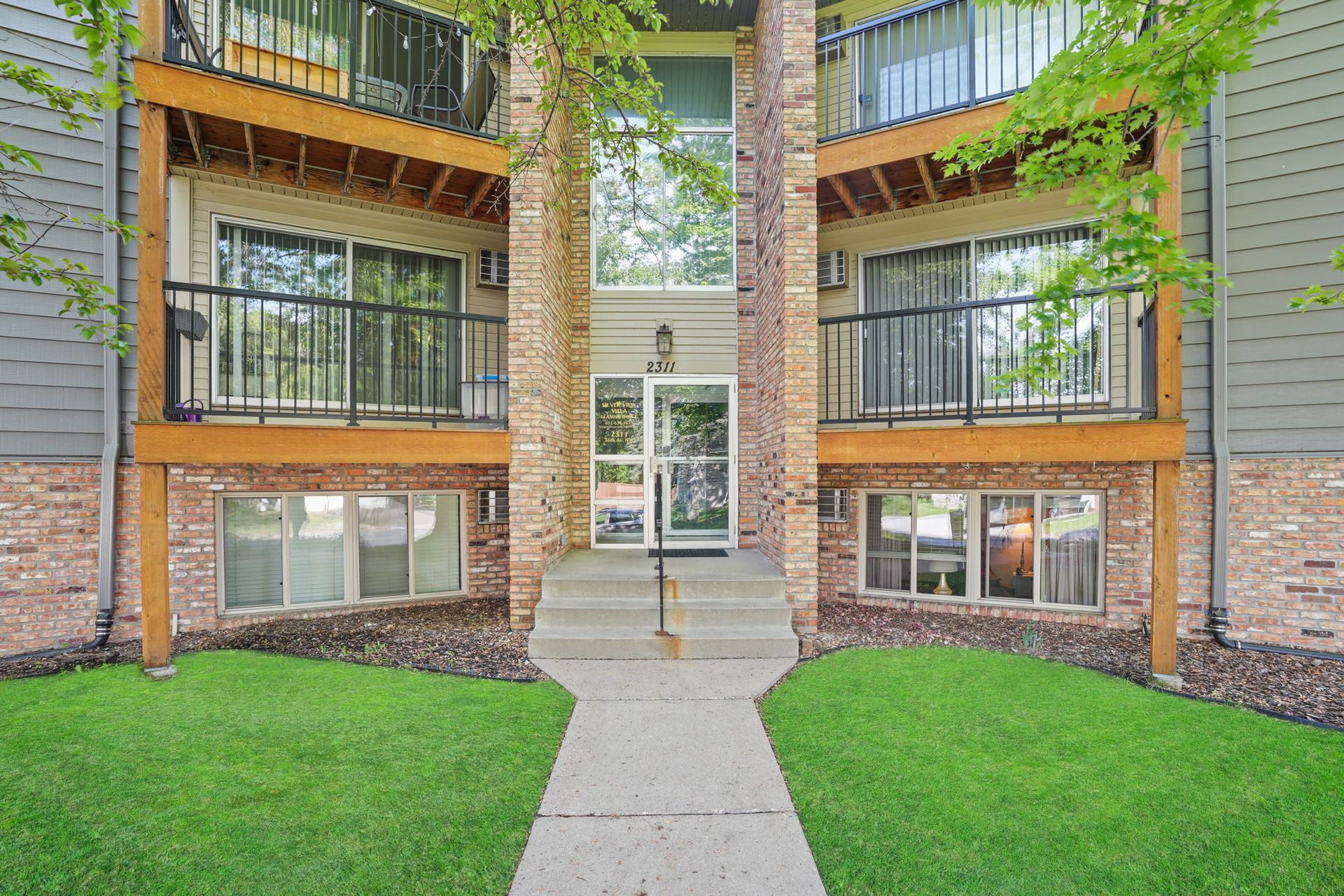 Silver View Villa Apartments 6 of 12