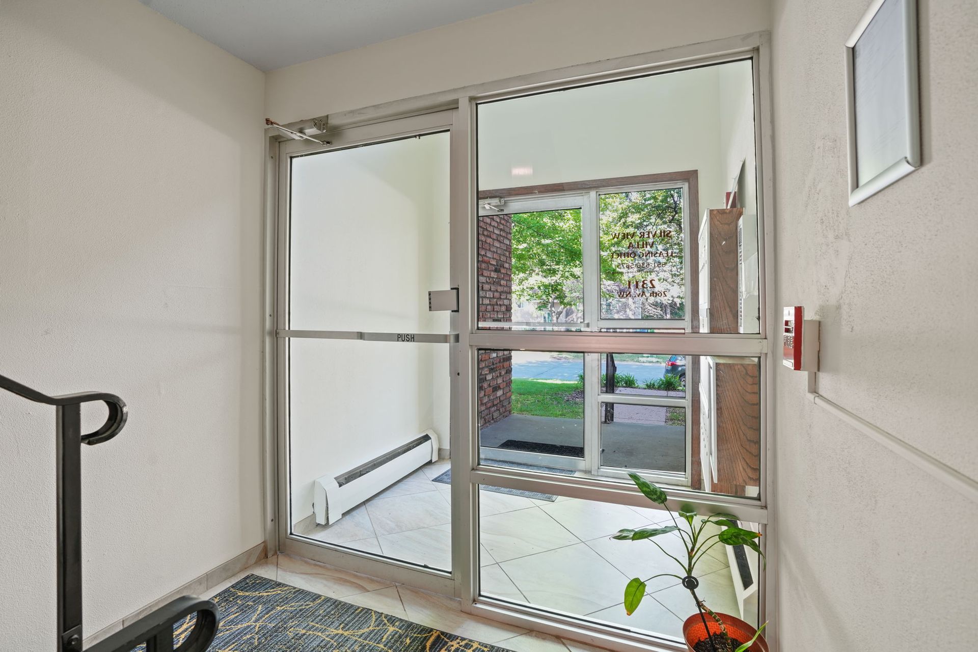 Silver View Villa Apartments 9 of 12
