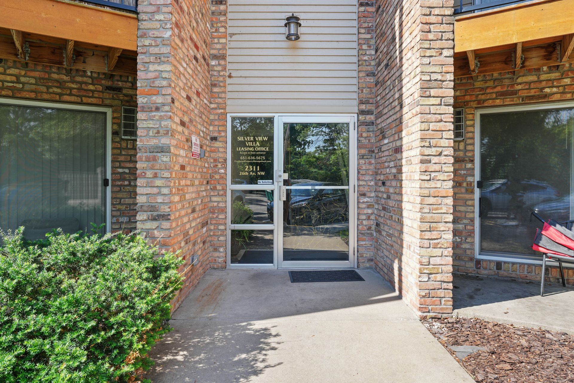 Silver View Villa Apartments 4 of 12