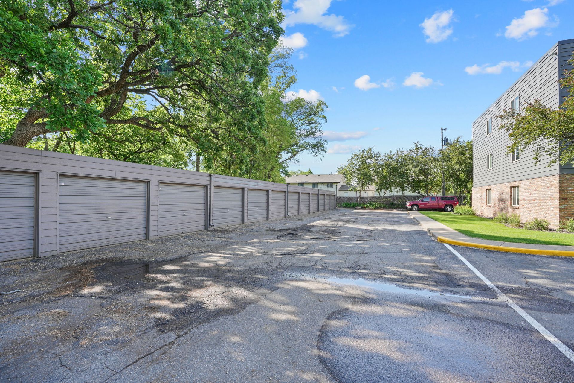 Silver View Villa Apartments 7 of 12