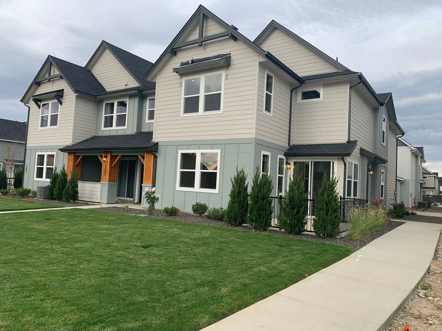 Star Townhome: 149 N Quincannon Way