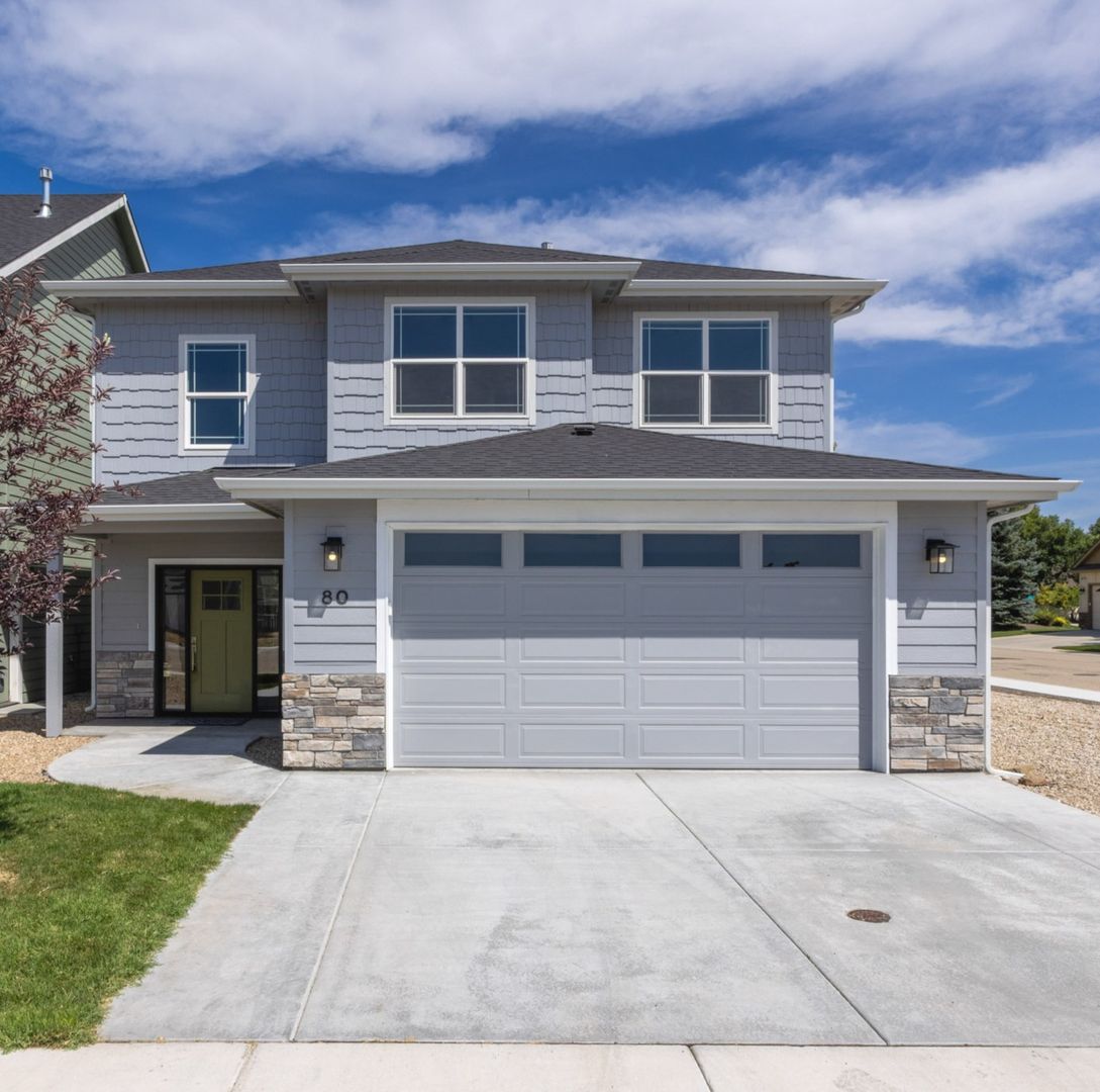 Star House: 80 S Quincannon Avenue