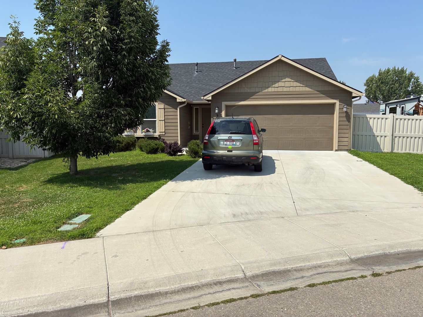 Nampa House: 2214 E Elm Grove Dr