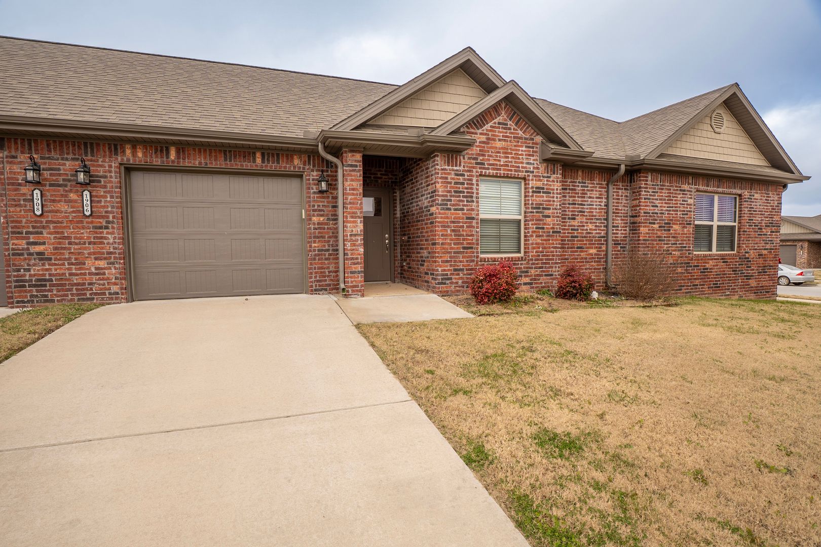 Pea Ridge House: 1922  Booker Circle