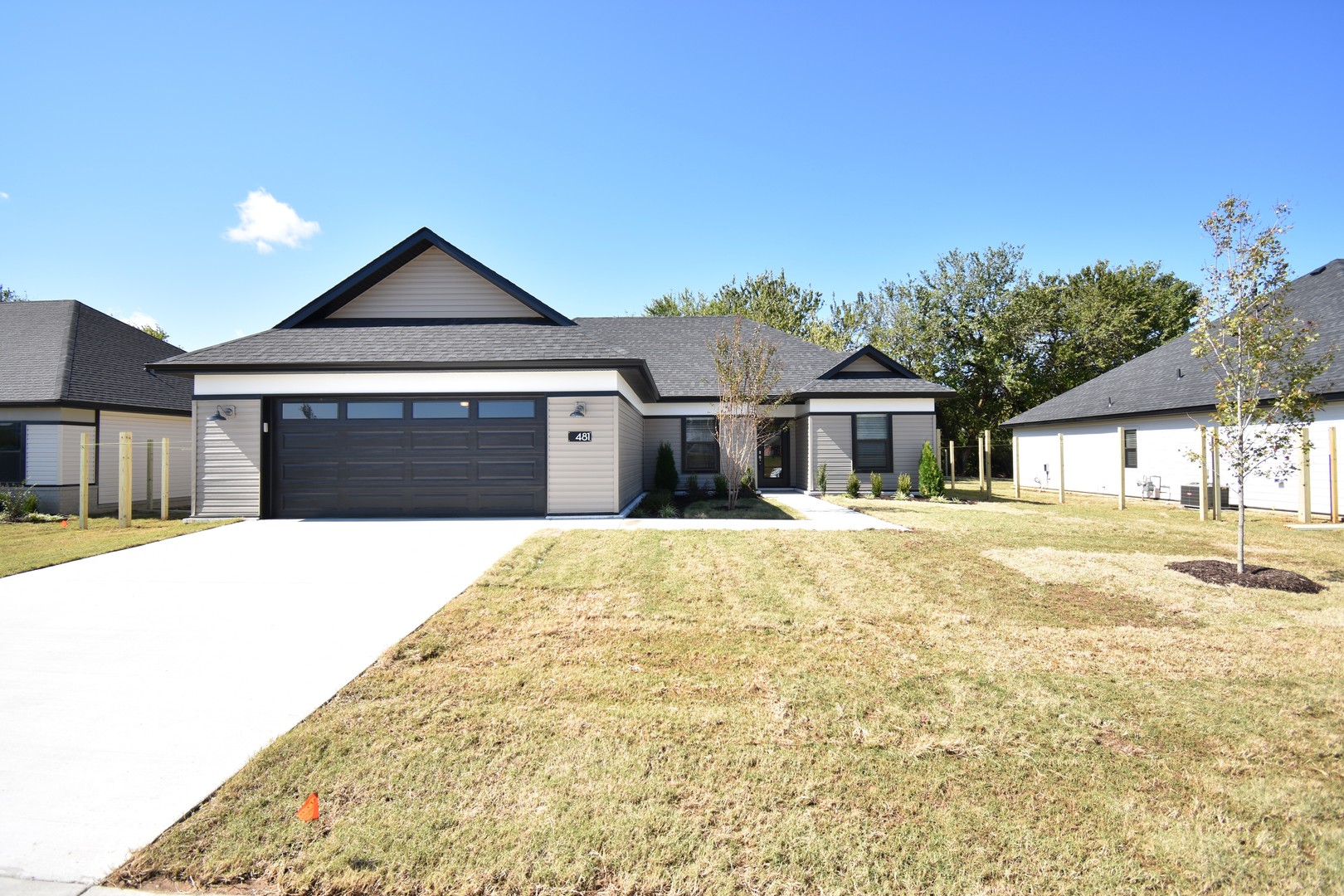 Farmington House: 481 N Tacoma Street