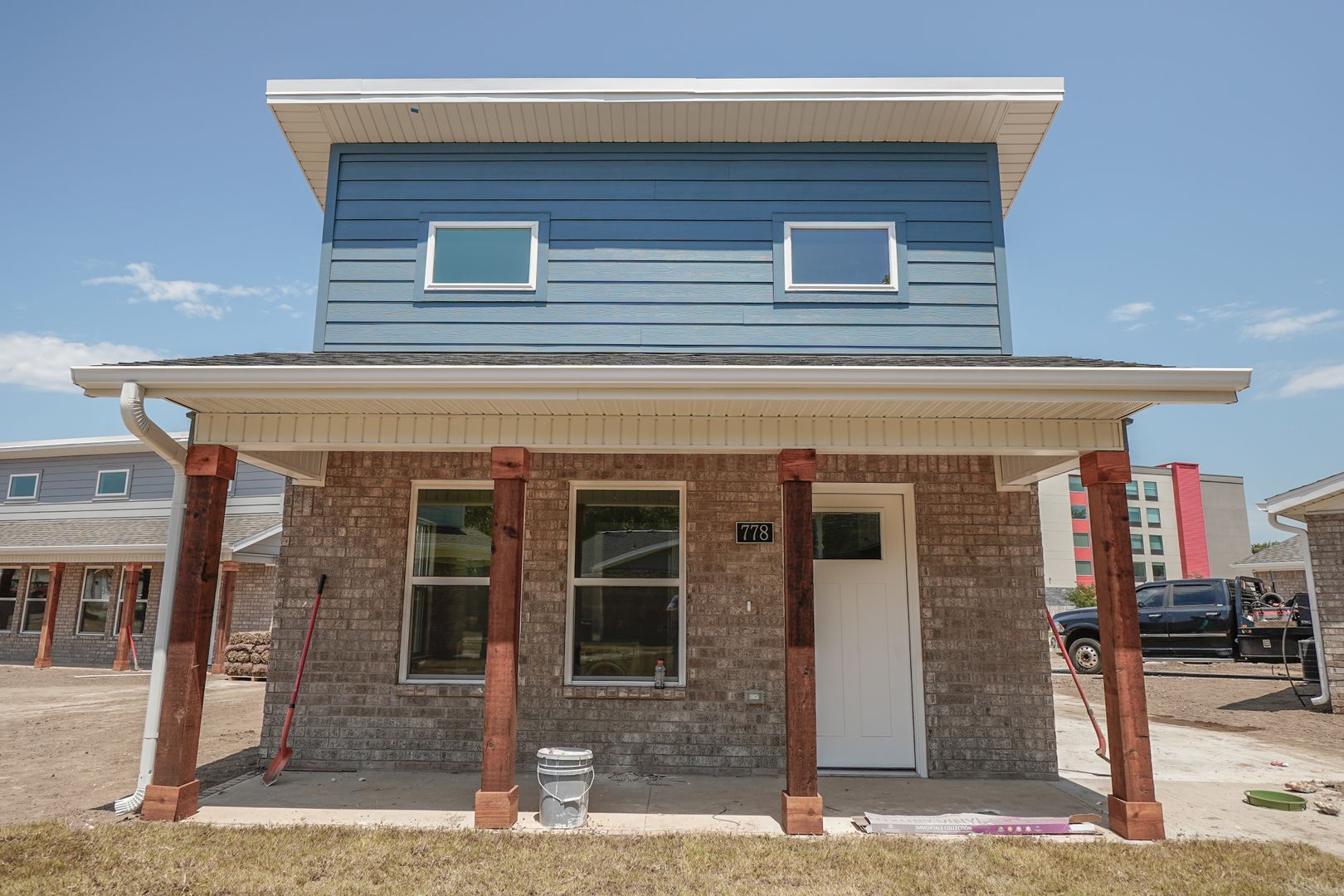 Fayetteville House: 580 N Littleleaf Terrace