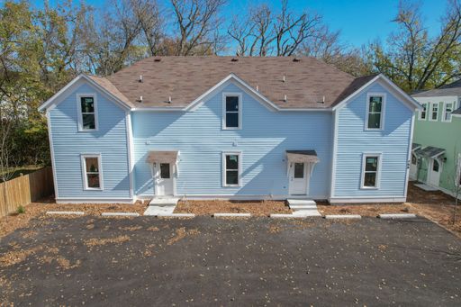 1 bedroom 1 bath, very close to the university!!! – photo 1
