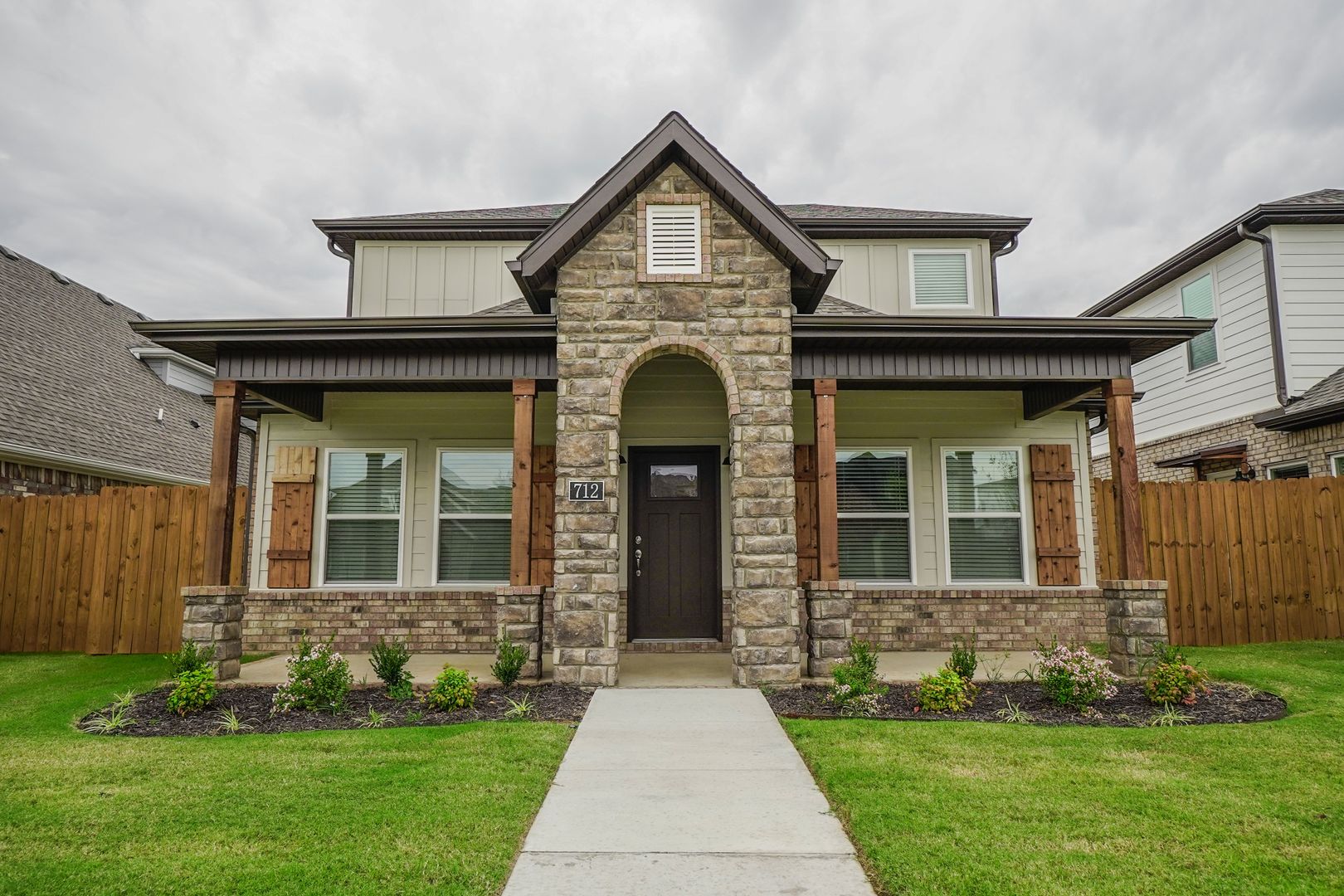 Fayetteville House: 712 N Salem Rd