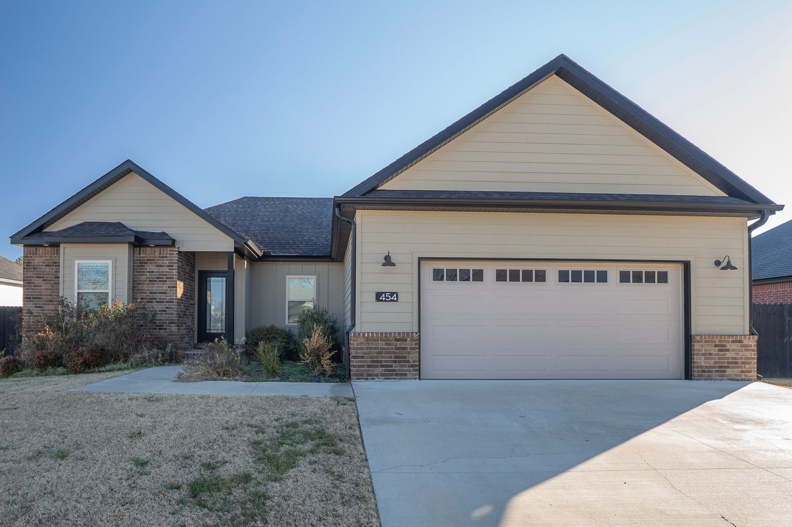 Farmington House: 454 N Tacoma Street