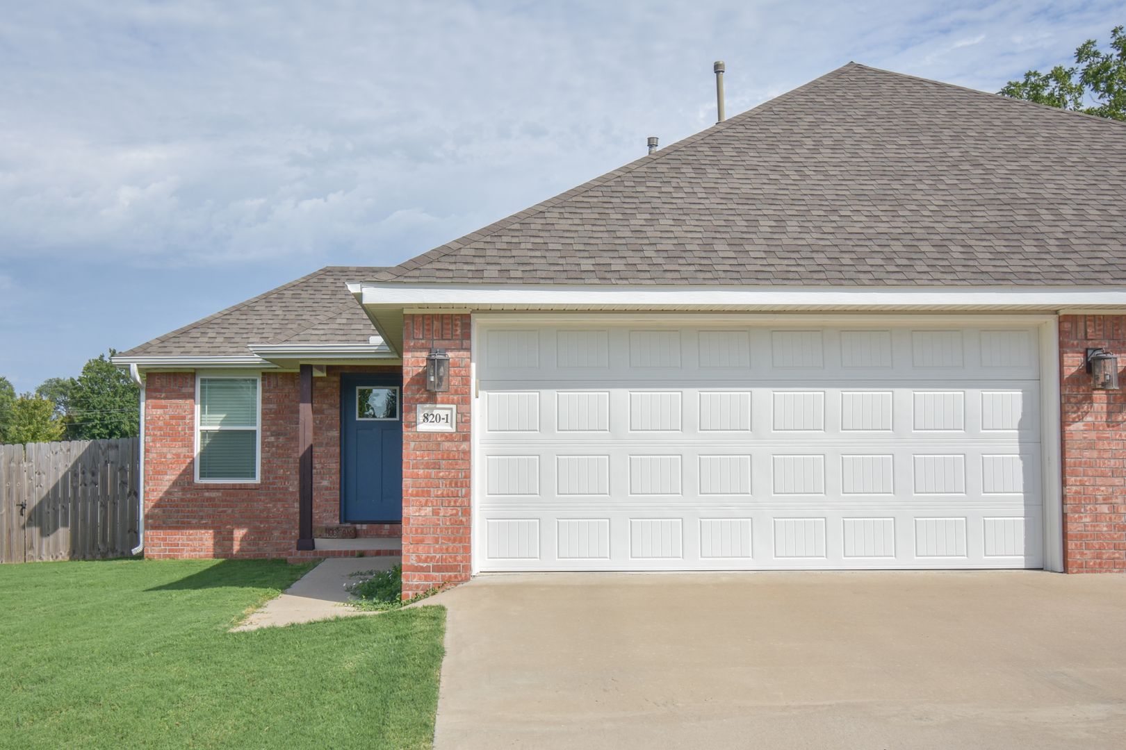 Prairie Grove House: 820 Hindman Drive #1