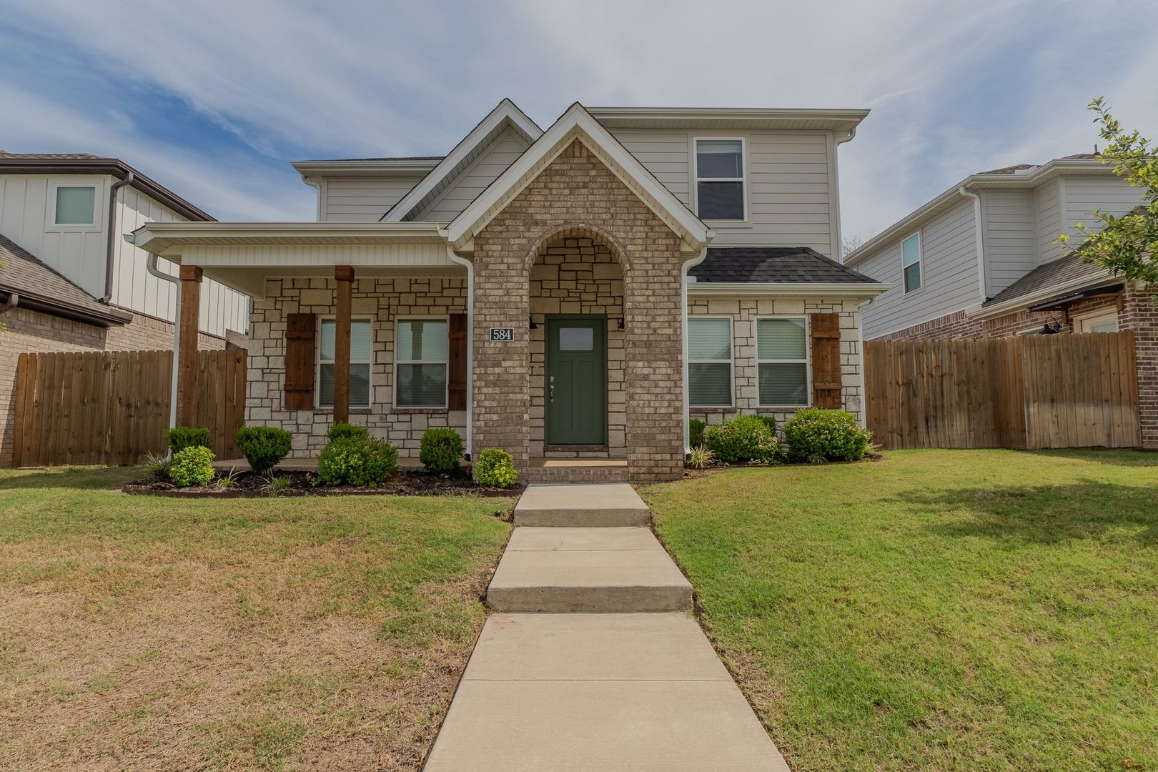 Fayetteville House: 584 N Salem Rd.