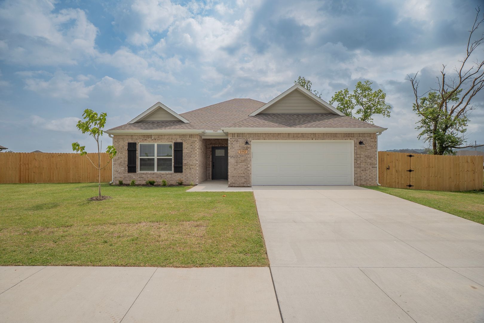 Farmington House: 292 Mojave St