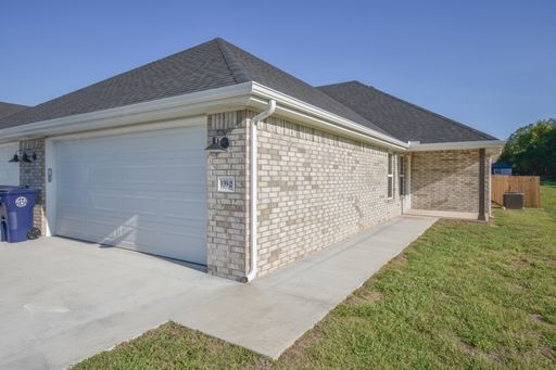 3 Bedroom 2 Bath Duplex in Prairie Grove!! – photo 1