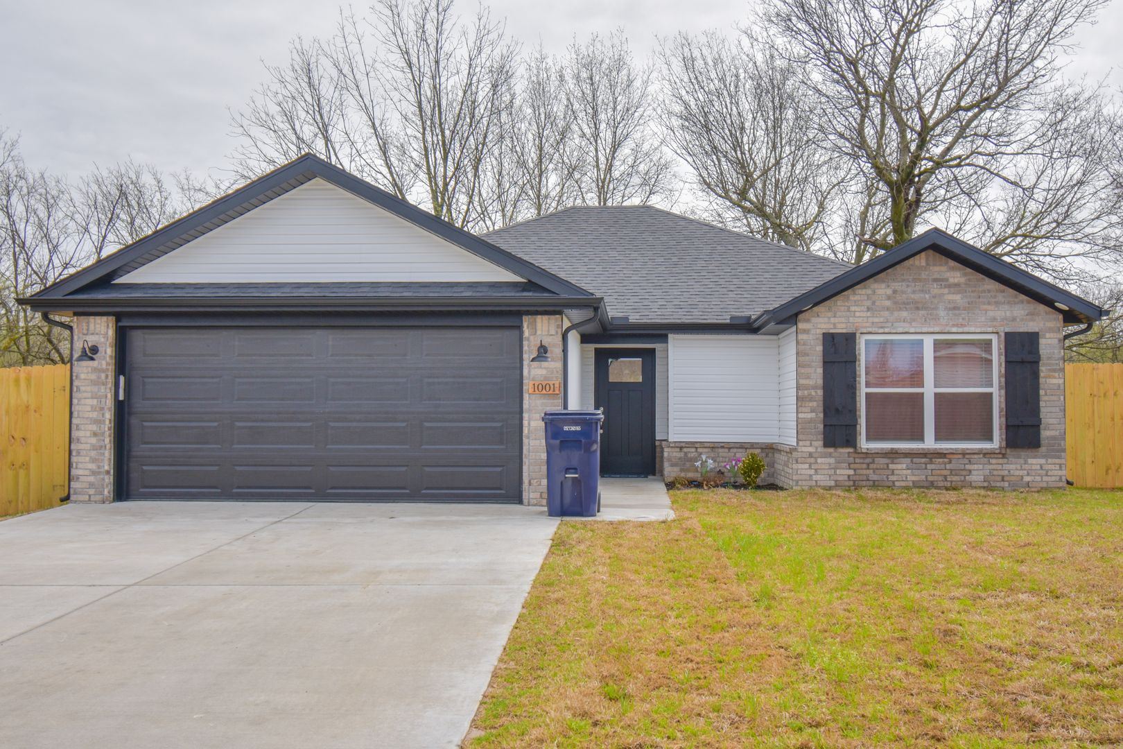 Prairie Grove House: 1001 Bonnie Scotland Drive