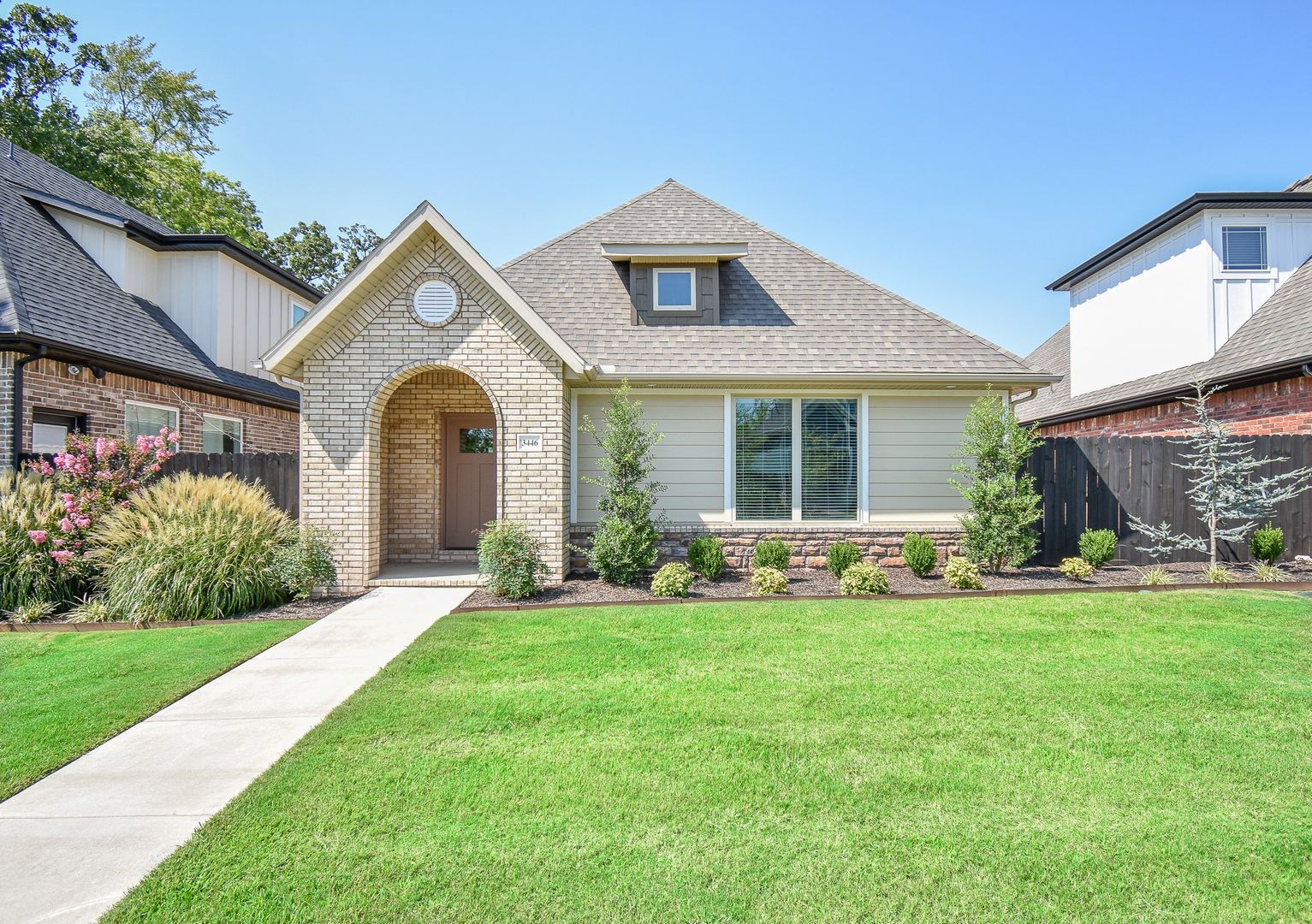 Fayetteville House: 3446 W Pinot Lane