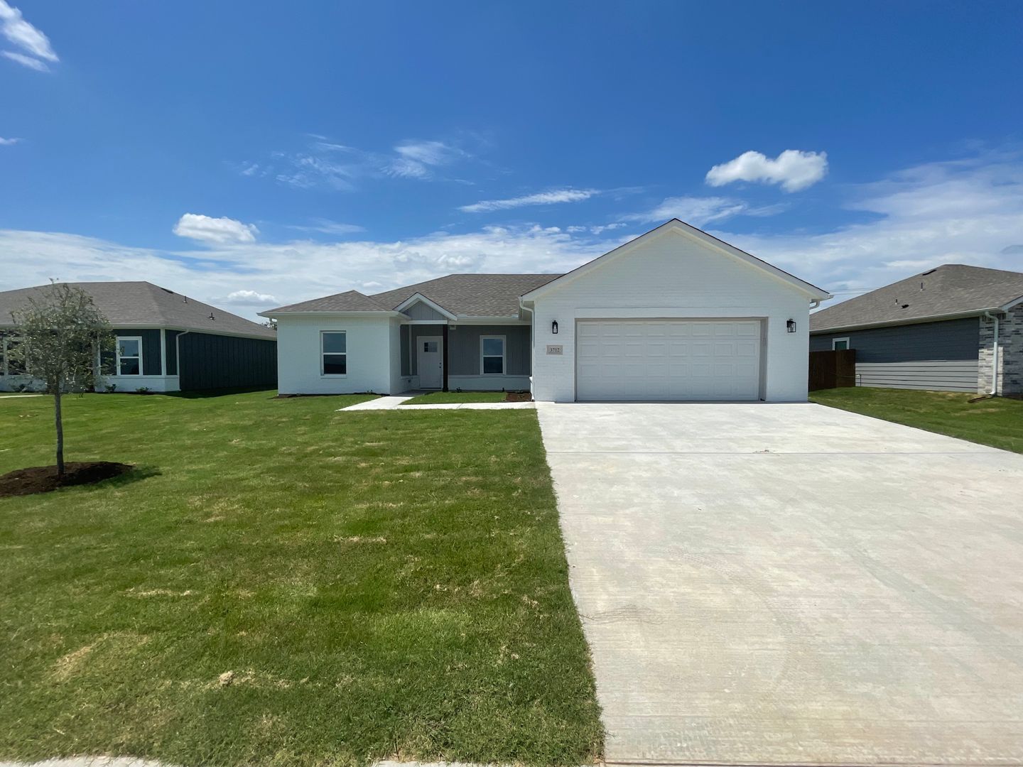 Corsicana House: 3712 Skylane Ave