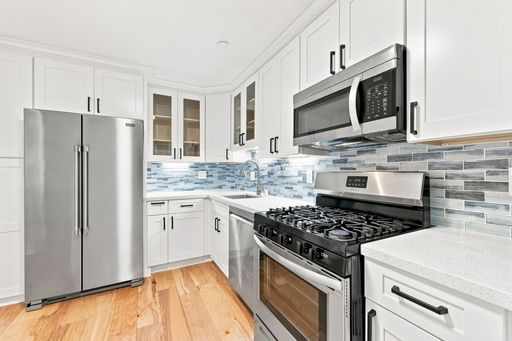 Main Floor Condo in Old Mill Community – photo 1