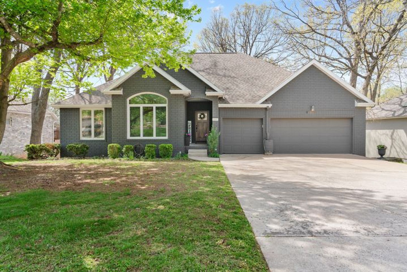 Springfield House: 840 E. Gaslight