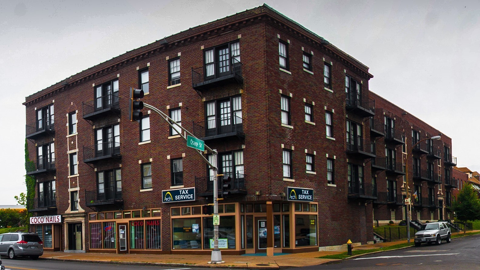 Saint Louis Apartment: 3954 South Grand Ave